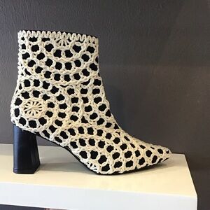Elegant Crochet Heeled Boots - Black and Cream